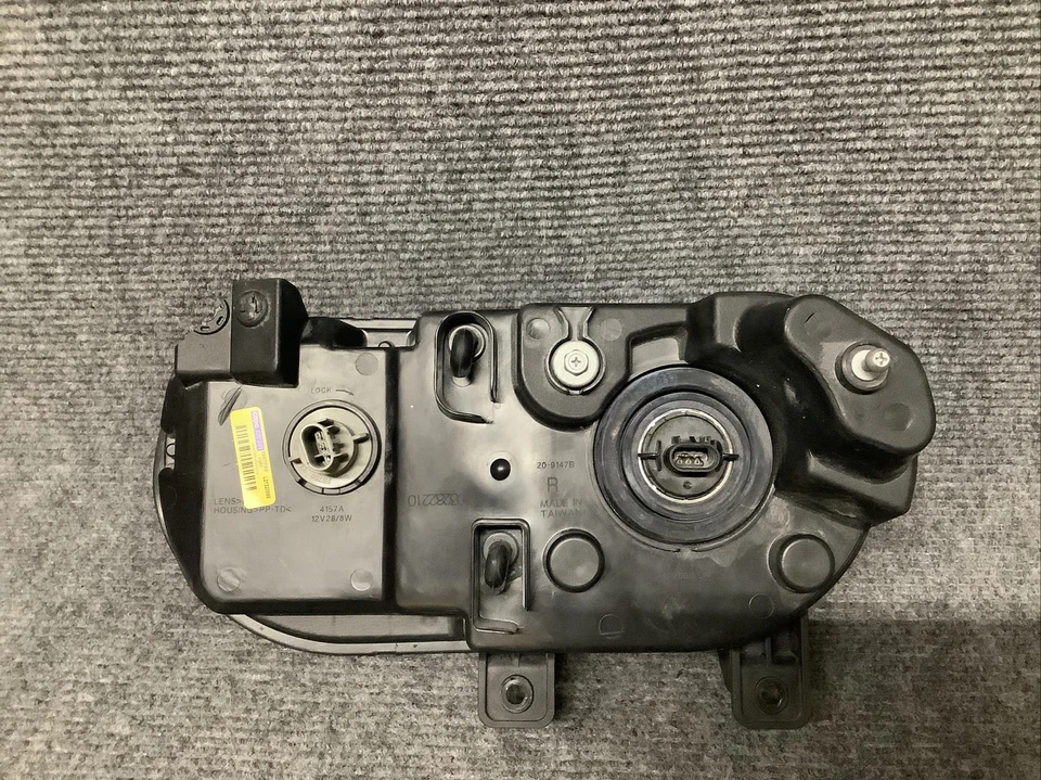 Faro halógeno derecho derecho Dodge Challenger CAPA 2008 09 10 2011 2012 2013 2014 Foto 4 de 4