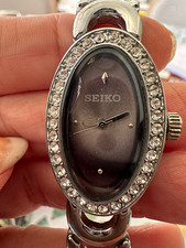 Seiko Vintage Women's Quartz Oval Watch Rhinestone Bezel Gray Dial SS Bracelet