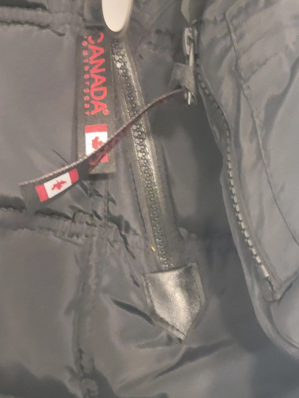 CANADA GOOSE Cappuccio pelliccia sintetica nuovo con etichette Canada Weather Gear Super Triple Goose zip bottone nero taglia L