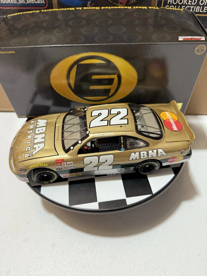 WARD BURTON #22 MBNA GOLD 1997 1/24 Nascar Diecast Foto 2 de 4