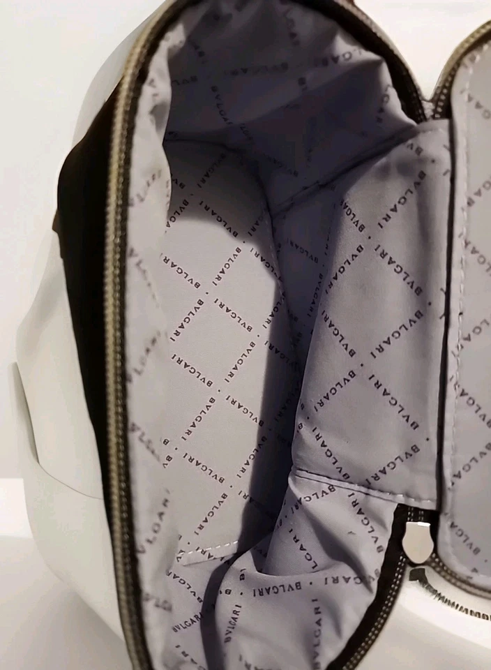 Bolsa de viagem cosmética Bvlgari Vanity feita exclusivamente para Emirates Airlines - Imagem 3 de 4