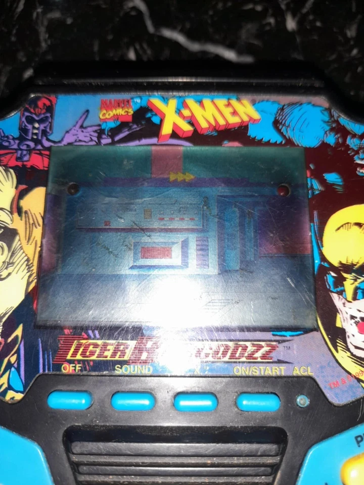 Juego portátil vintage Tiger Electronics X-Men Barcodzz 1994 (leer descripción) Foto 3 de 4