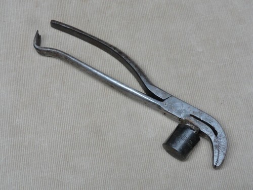 Vtg Cobblers Leather Worker Lasting Pliers Hammer Union Whitcher Multi Tool 'NW' - Picture 3 of 12