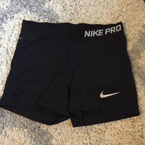 women's nike pro shorts medium