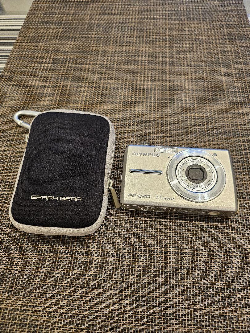 Olympus FE 220 Digital Camera 7.1MP Compact with Charger