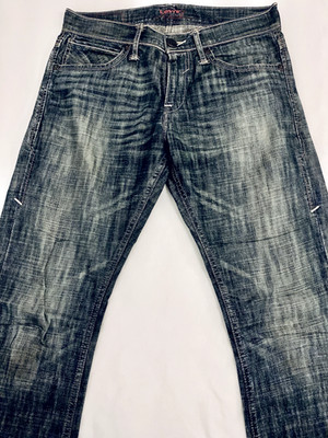 LEVI S  RED   Statement Piece mit NYC-Vibes Original Levi Strauss & Co.   Levi s