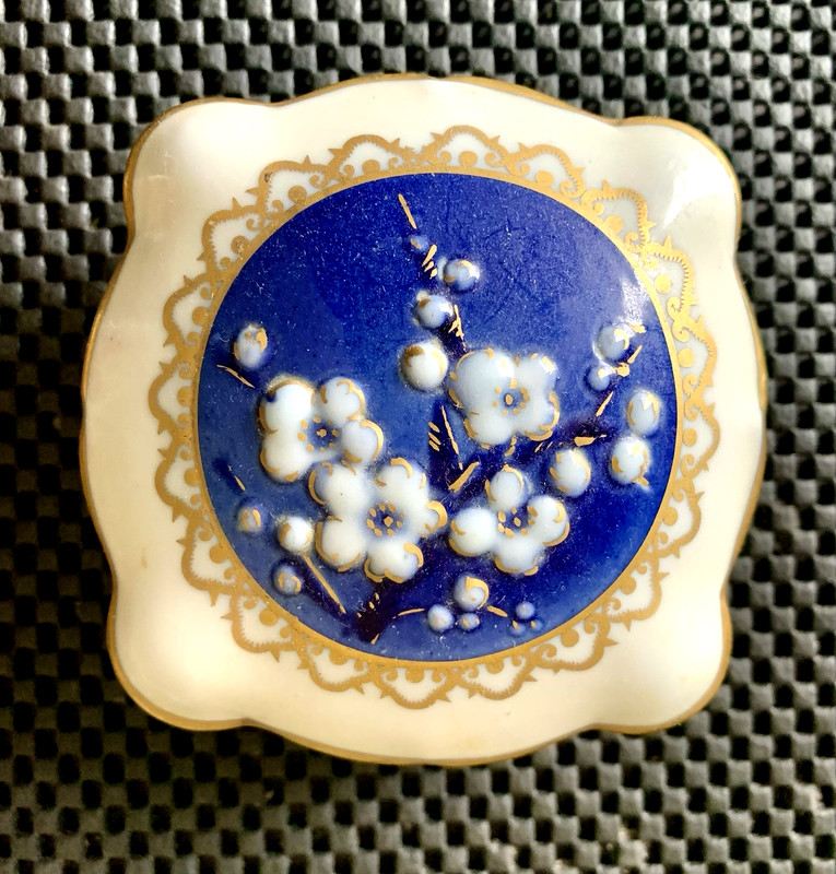 EMAUX THARAND LIMOGES PORCELAIN TWO PIECE TRINKET PILL BOX 3 3/4" X 3 3/4"