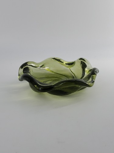 Vintage Fenton Art Glass Olive Green Swirl Molded Ashtray or Candy Dish, 5½" - Picture 8 of 9