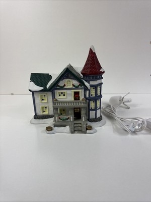 Bed & Breakfast The Village Collection St. Nicholas Square 1998 Retired No Box