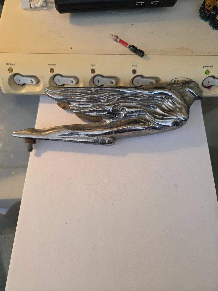 Cadillac Flying Lady/Goddess Hood Ornament 1941 Foto 2 de 3