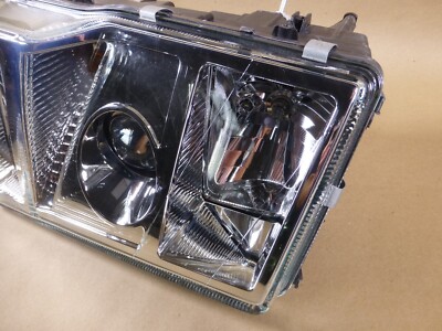 OEM GENUINE VOLVO 21001676 RH HEAD LIGHT LAMP FOR FM400 FH400 FM 
