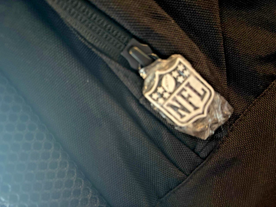 Mochila GRANDE Pottery Barn School Fútbol Béisbol Bolsa de Viaje Disney NFL. Foto 3 de 4