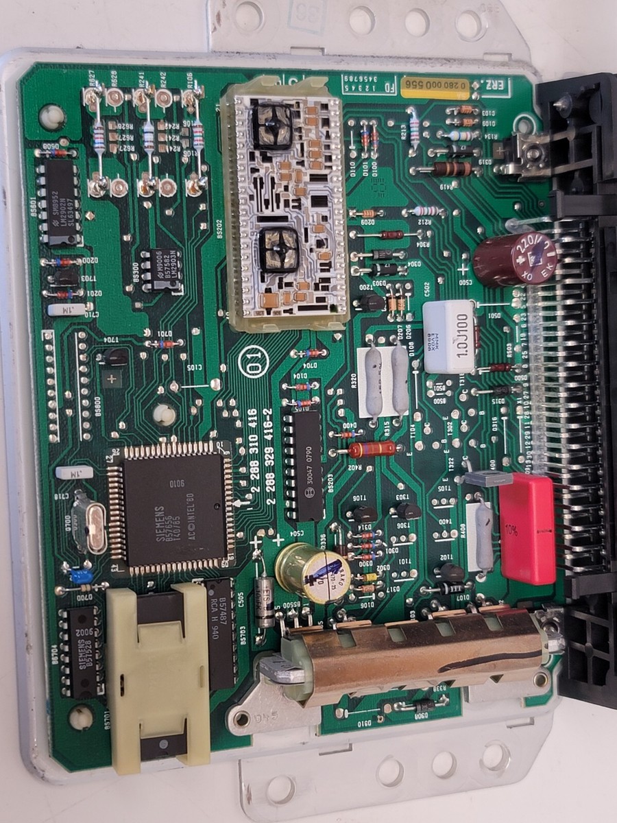 0280000556 Volvo 740 GLE 940 Bosch Engine Computer ECU ECM 