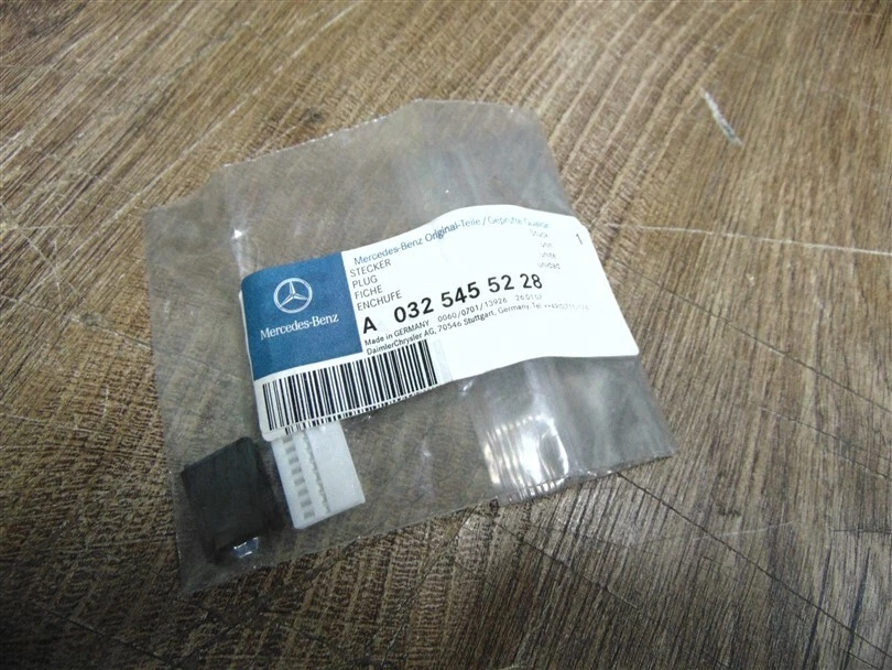 Brand New Cockpit Cable SAM Plug Genuine Mercedes W202/C208/W210  
