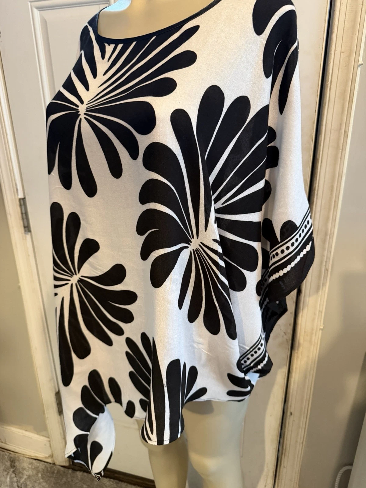 NWT - Chico's Tropical Palms Printed Side-Tie Poncho No Sz