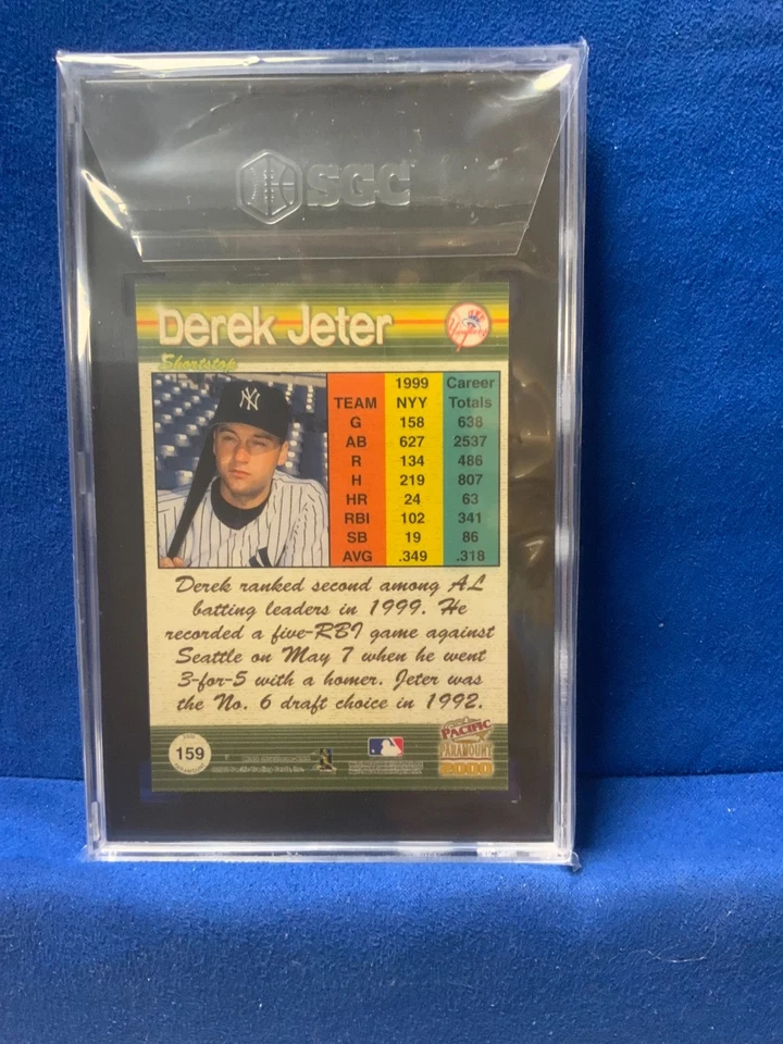 2000 Pacific Paramount Derek Jeter Holo-Gold - Yankees - Numbered 102/199 - SGC9 - Image 2 of 2