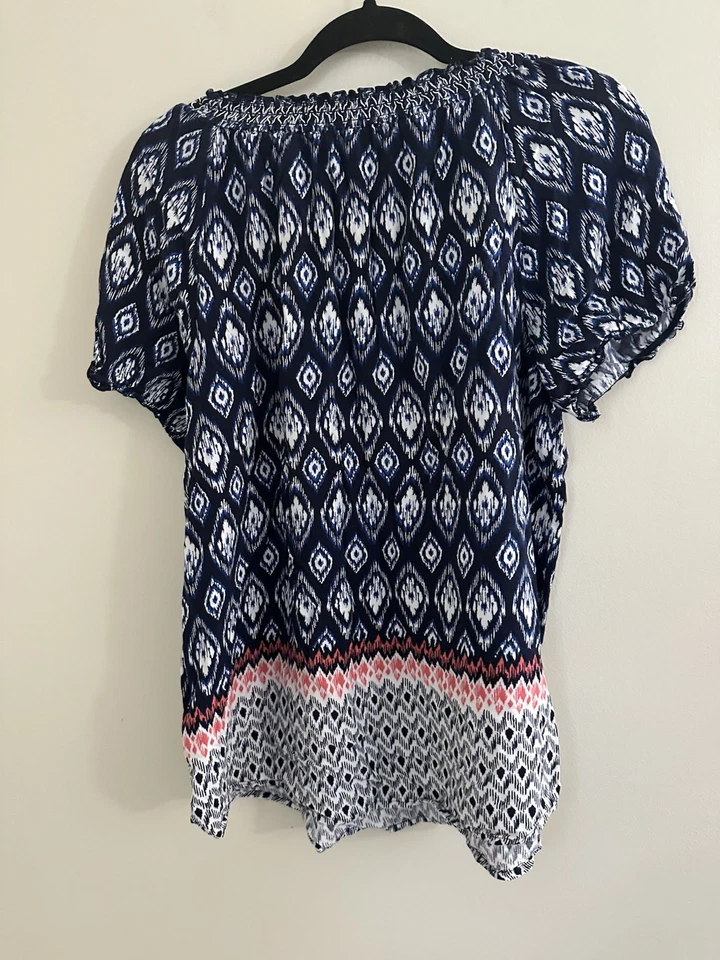 Womens Size XL Blouse BLUE WHITE DIAMOND PRINT PEASANT SHIRT Smocked Neckline - Image 3 of 3