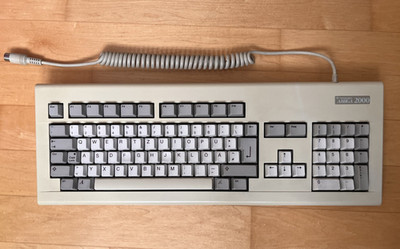 Commodore Amiga 2000 Tastatur getestet