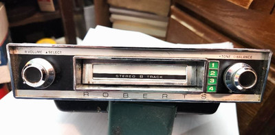 Vintage ROBERTS Model MAXI-8. 8-Track Stereo Tape Player