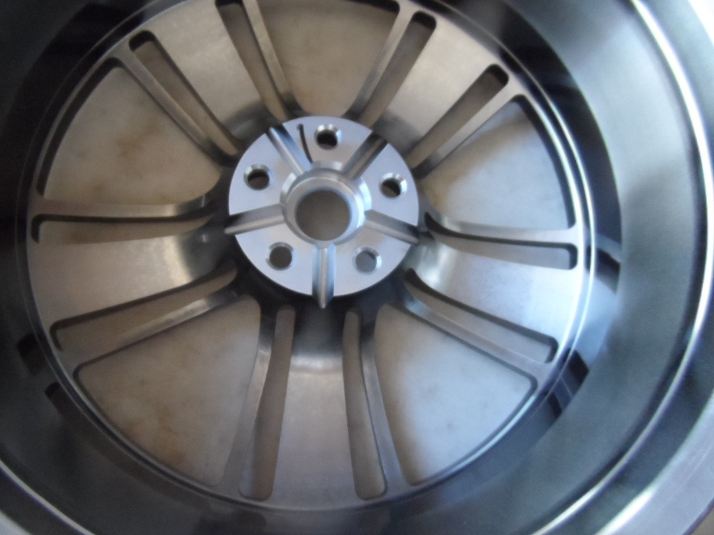 OEM Used Chevrolet GM Camaro SS Wheel RIM 21x8.5 39mm Super Alloy 