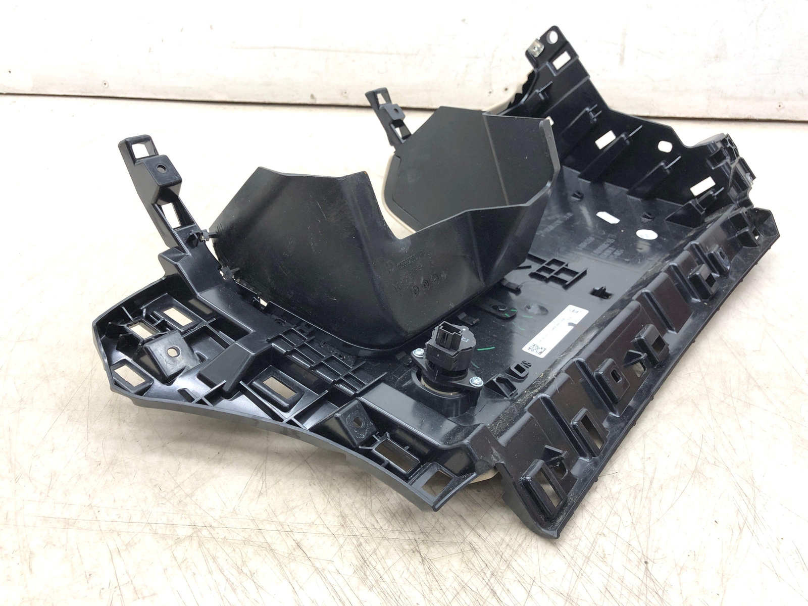 17-22 MASERATI LEVANTE FRONT LEFT UPPER SEAT BACKREST BACK PANEL 673001486 OEM
