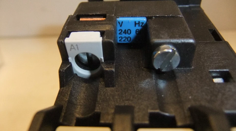 Siemens Contactor 3P 220/240V 3TF42 22-OAP6 - Image 3 of 4