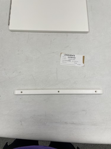 LARSON BOAT 122500-14757 WHITE PLASTIC 15 1/4" X 13 3/4" TRANSOM DOOR BOAT - Foto 6 di 12