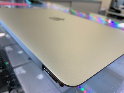 Genuine OEM Apple Macbook Air Retina 13