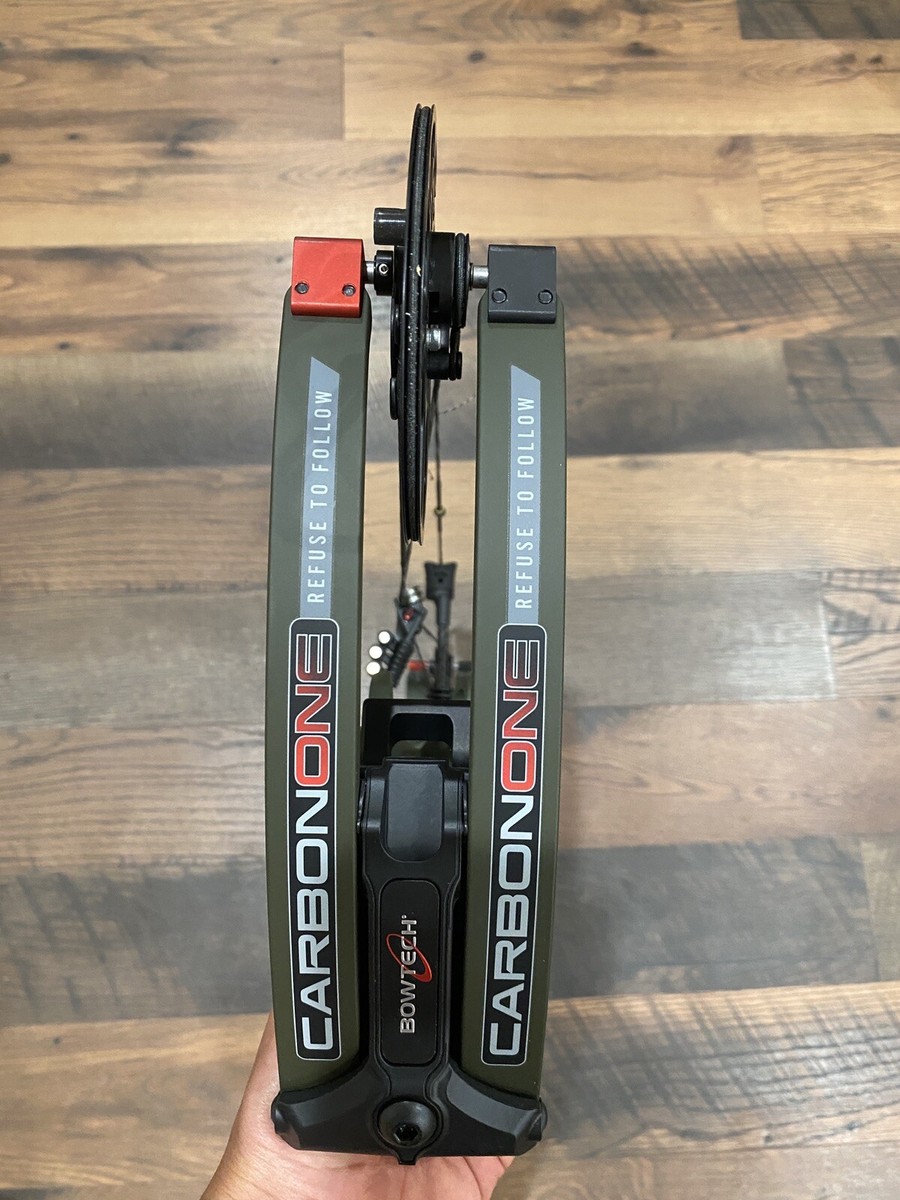 Arc à Poulies Bowtech Carbon One - Main Droite, 70lbs, 25.5-30.5 Pouces, Vert OD (Neuf Démo)