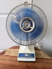 Vintage Frigid White Blade Oscillating 12” Fan 12-1 Desk Table 3-Speed Rotating