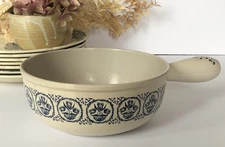 Poêlon à fondue 22 cm en fonte émaillée vintage 70  Le Creuset modèle Delft Blue