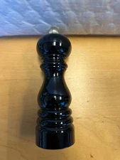 Peugeot Paris Classic Black Lacquer Pepper Mill - 18cm/7"  1870418 - New