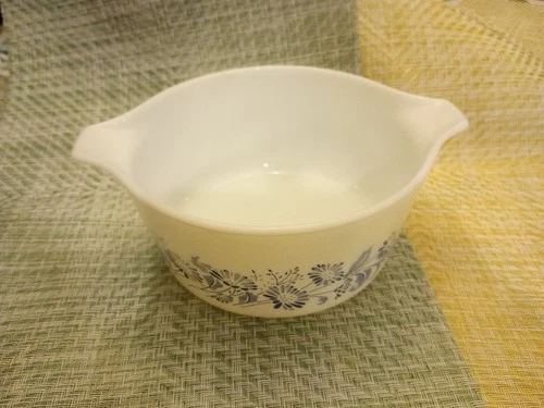 Vintage Pyrex White Colonial Mist Casserole Dish 474 B