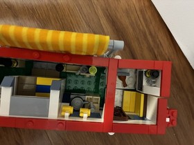 LEGO CREATOR 31052: Vacation Getaway Set  Great Condition Fantastic Gift