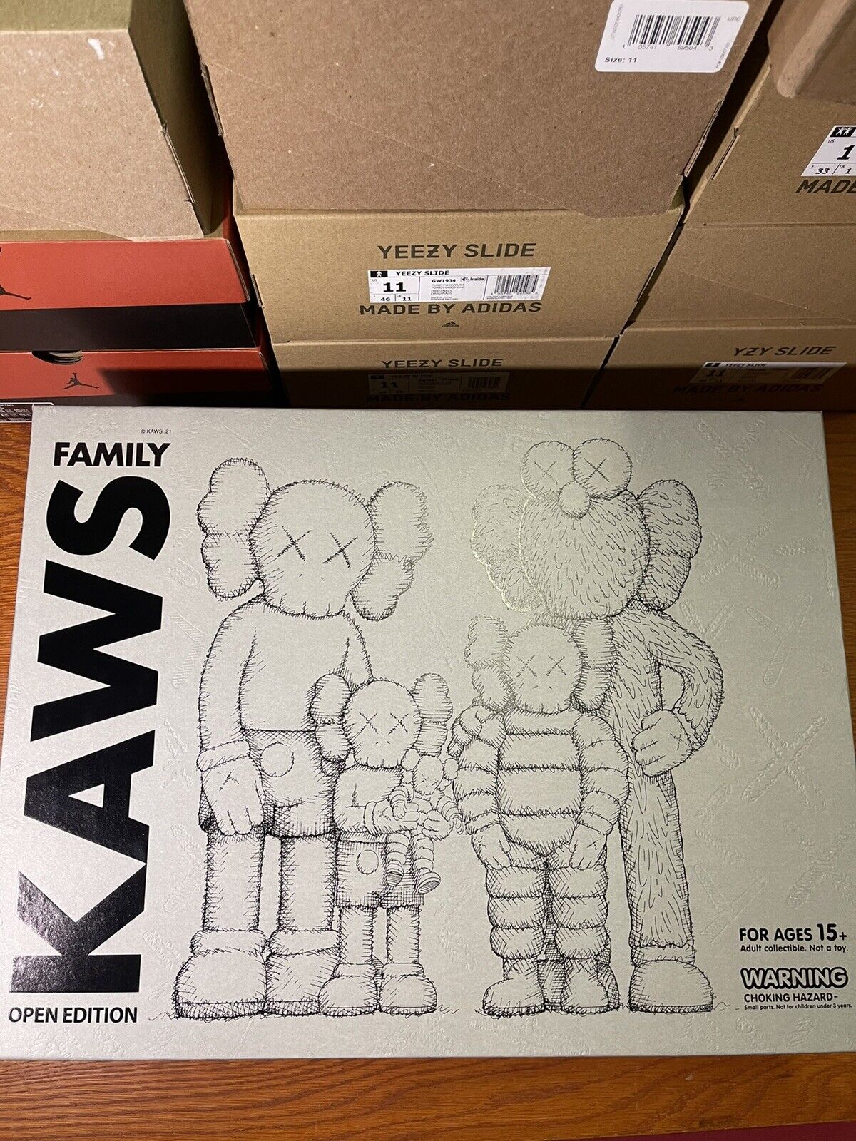 Kaws Family Vinyl Figure Grey/Pink – Underground Closet LLC