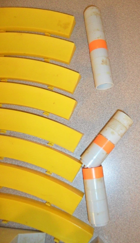 70 piezas diversas de elevadores de oruga AURORA AFX vintage, bermas de oruga, ??? Foto 4 de 4