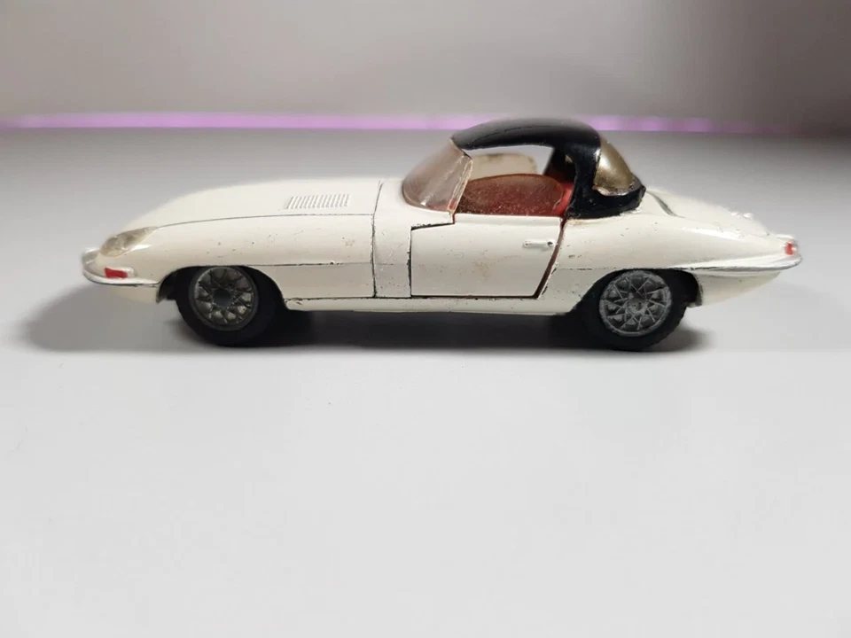 Jaguar E-Spider Hardtop Tekno 1/43 - Immagine 4 di 4