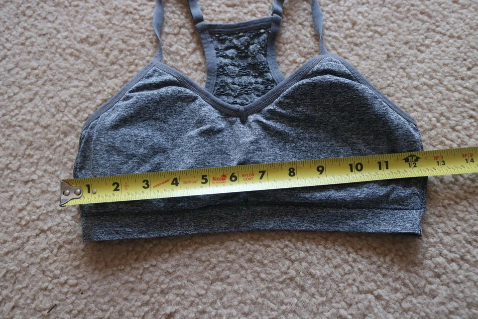 Sujetador deportivo Danskin para mujer Top alto impacto incrustado alambre flexible gris Foto 4 de 4