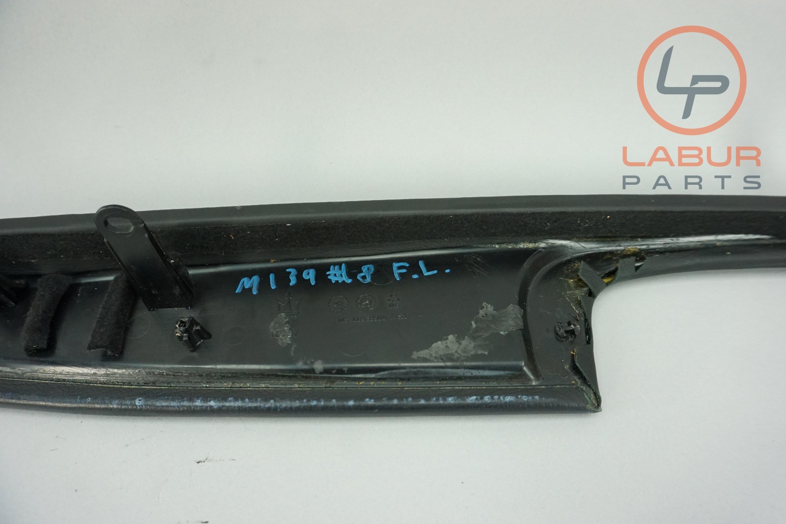 M139 03-08 Maserati Quattroporte Front Left Driver Side Door Panel Armrest A891