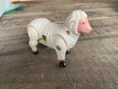 Vintage Plastic Windup Walking Sheep   Creepy Face 1980's
