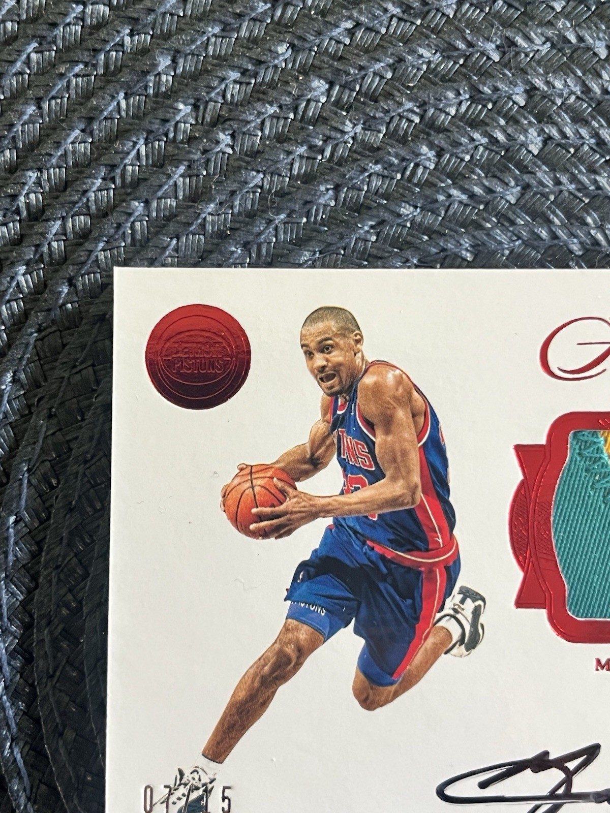 2016-17 Panini Flawless Grant Hill Momentous Signature Patch Auto Red /15 view 4