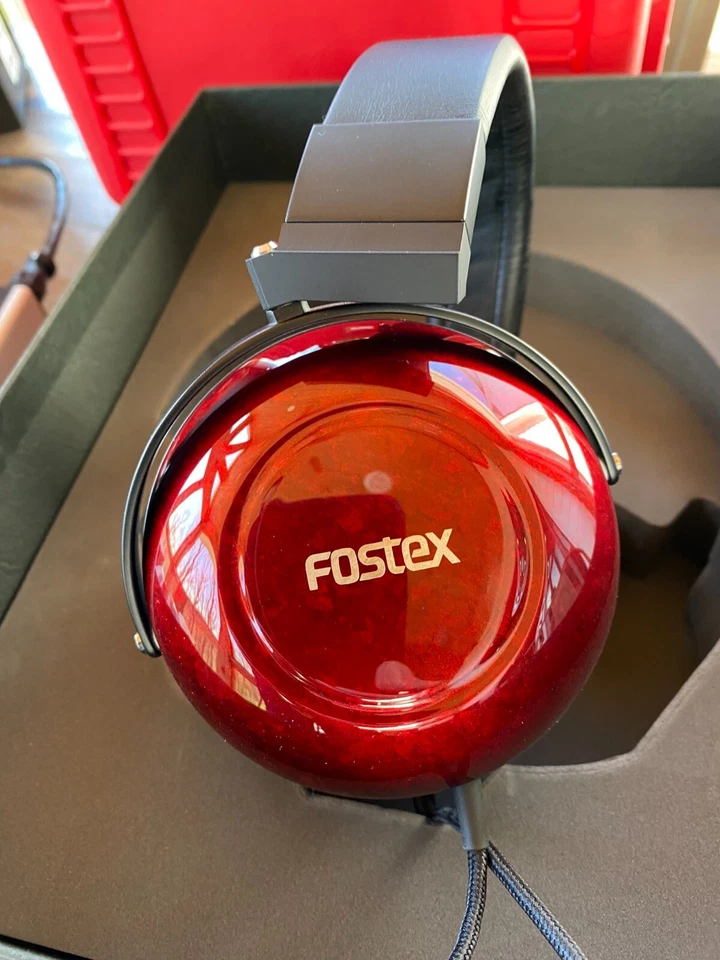 Auriculares Fostex TH-900 con amplificador de auriculares de tubo Emmeline II “The Raptor” Foto 2 de 4