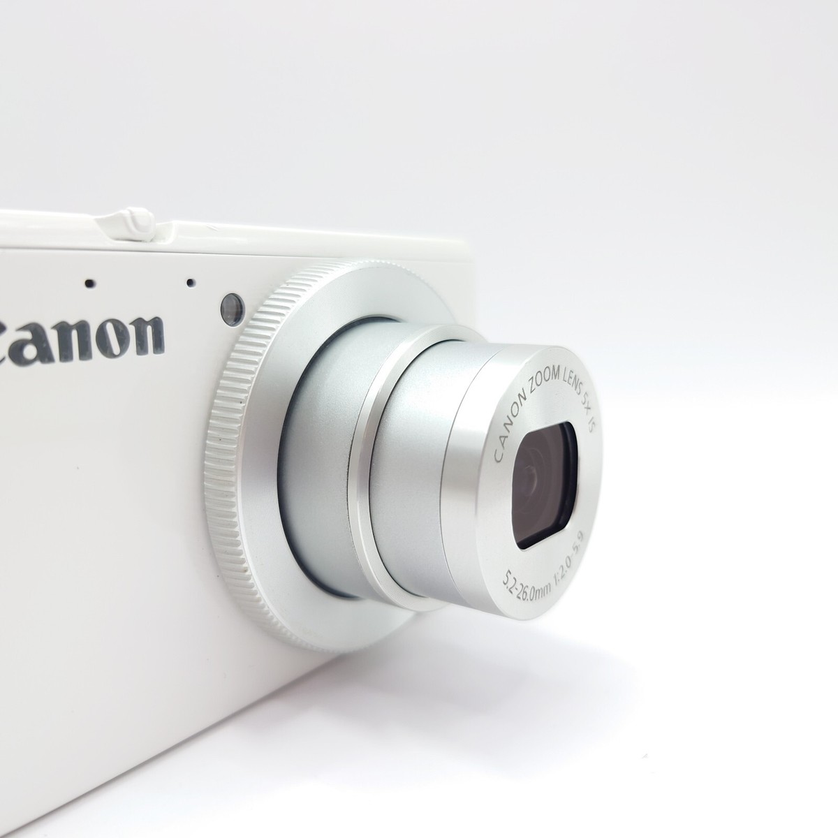 キヤノン　Canon PowerShot S200 ホワイト #1379 Canon PowerShot S200 compact digital camera *white *made in