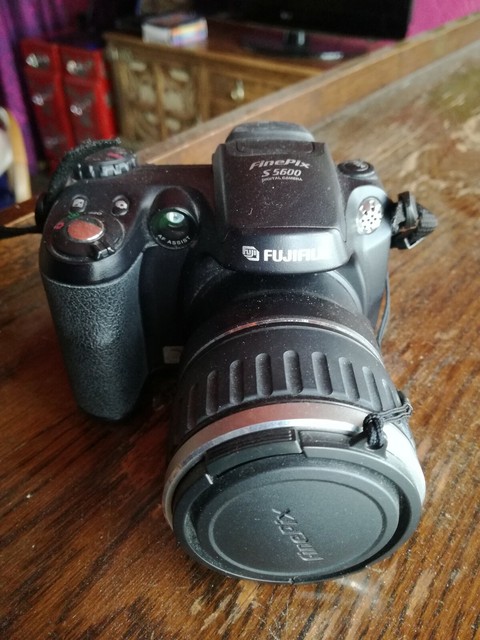 fujifilm finepix s5600 digital camera