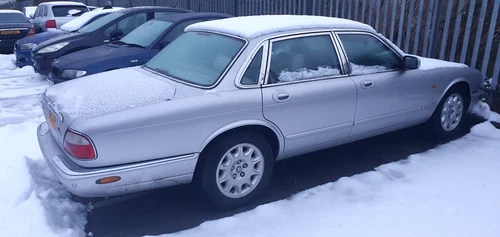 jaguar xjr v8 supercharged 2002 SPARES OR REPAIR - Picture 6 of 12