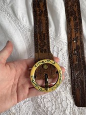 Vintage Y2K Gap Womens Genuine Leather Belt Embossed Floral Design