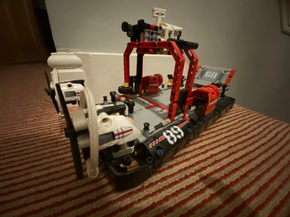 LEGO Technic 42076 Hovercraft, photo 2 of 5