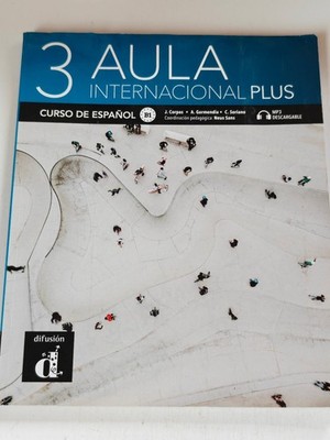 *Water Damage* Aula Internacional Plus 3 B1 Spanish Language Course Textbook