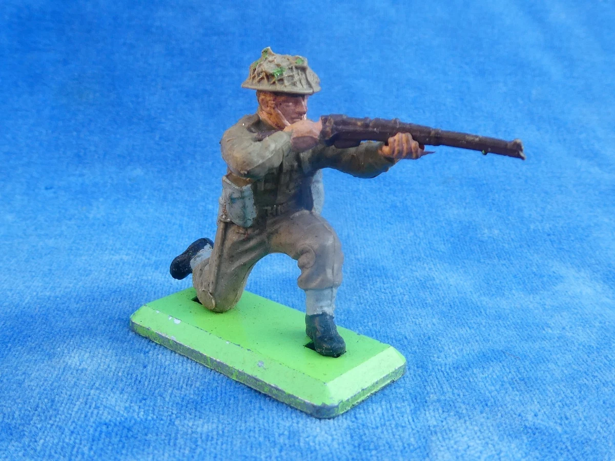 BRITAINS LTD : 2 EM E GUERRE MONDIALE ARMEE ANGLAISE FANTASSIN AU COMBAT