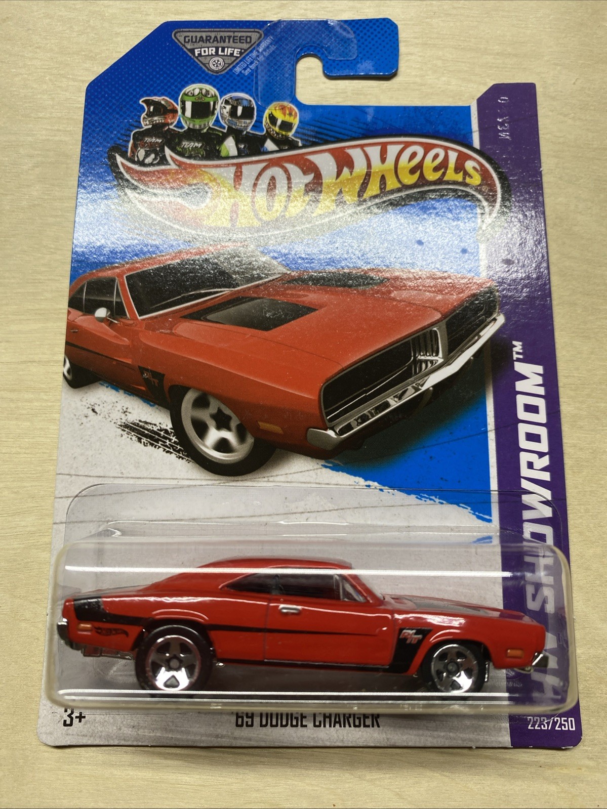 Hot Wheels '69 Dodge Charger #223/250 2013 HW Showroom Red 1 64 Scale